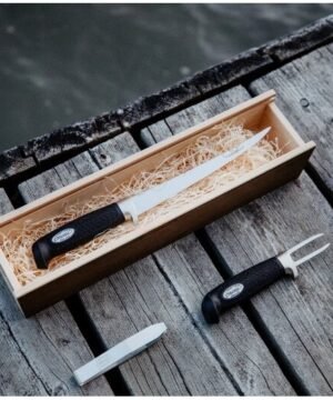 Alternative view of Peilis Marttiini Fishermans Set Norvegia Fisherman rinkinys dovanų dėžutėje yra trys pagrindiniai įrankiai - reikalingi žuviai apdoroti